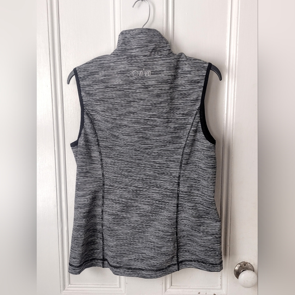 NVO Sport Women's Black Quilted Geometric Next Size Medium - Picture 2 of 6